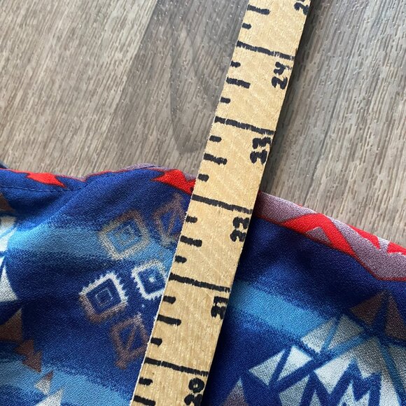 Live 4 Truth Square Cut Short Sleeve Blouse Aztec Print Blue Patterned Small - Picture 7 of 8